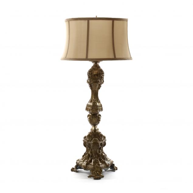 antique-baroque-style-brass-table-lamp