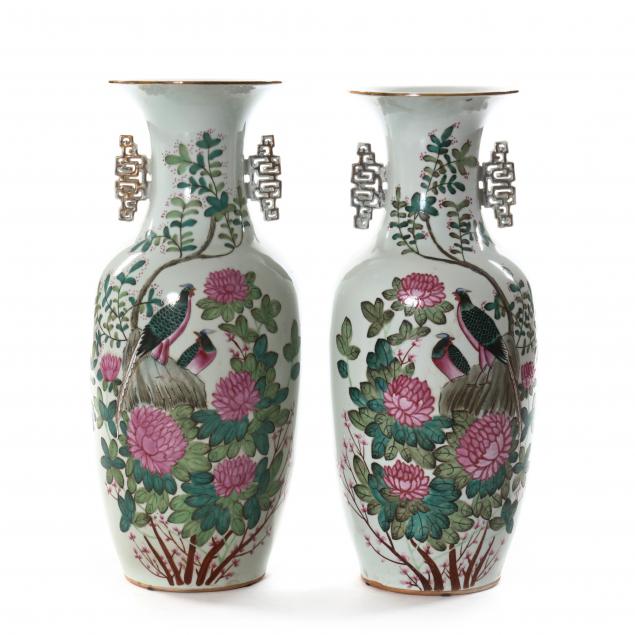 mirrored-pair-of-chinese-export-porcelain-floor-vases