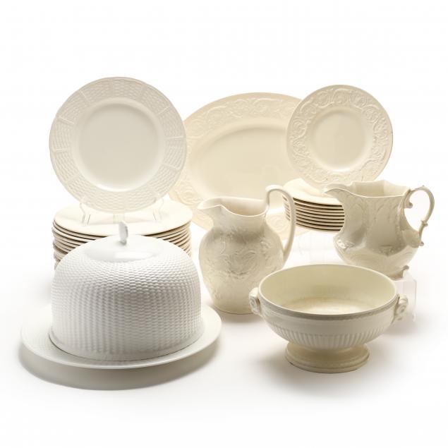 a-grouping-of-31-wedgwood-porcelain-dinnerware-items