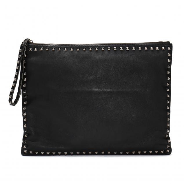 valentino-garavani-rockstud-envelope-clutch