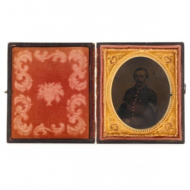 cased-sixth-plate-ambrotype-of-a-union-corporal