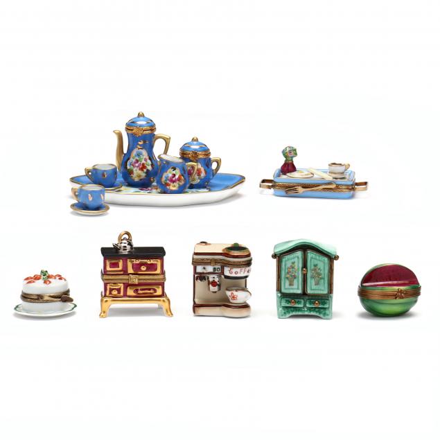 limoges-five-porcelain-pill-boxes-and-miniature-tea-set