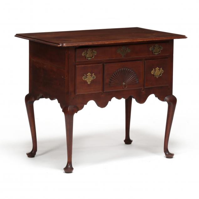 new-england-queen-anne-cherry-dressing-table