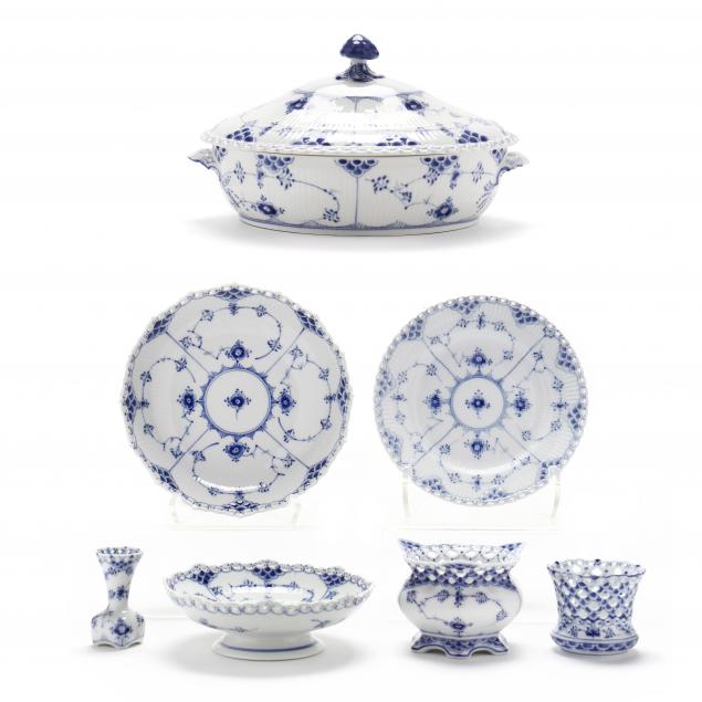 royal-copenhagen-selection-of-i-blue-fluted-full-lace-i-tableware