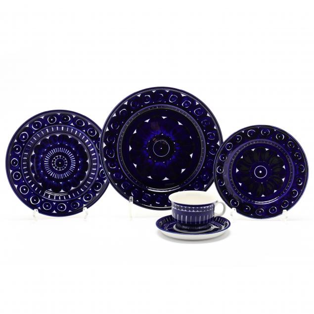 65-pieces-of-arabia-i-valencia-i-pottery-tableware