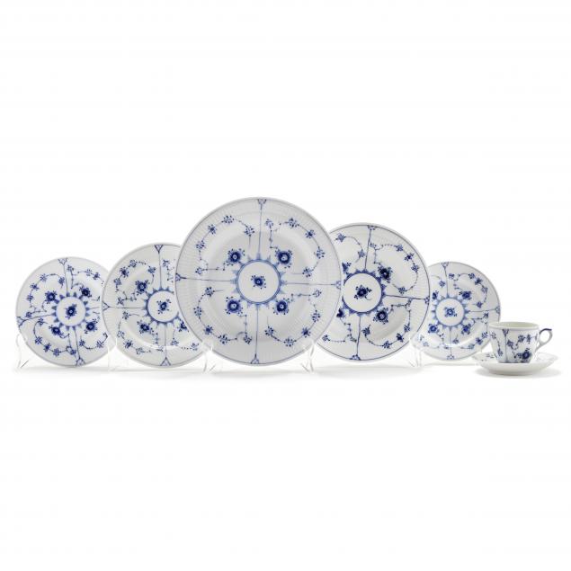 royal-copenhagen-82-pieces-of-i-blue-fluted-plain-i-porcelain-tableware