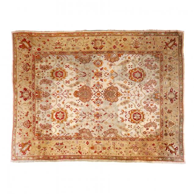 ushak-carpet