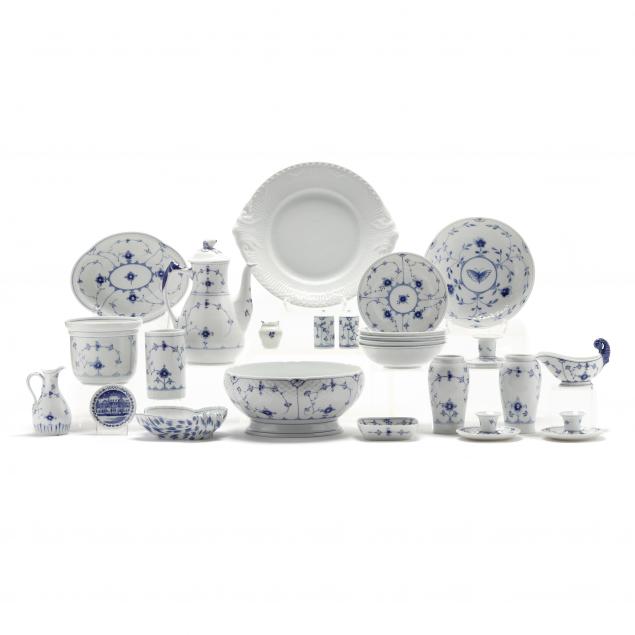 bing-grondahl-i-blue-traditional-i-porcelain-servingware-and-accessories