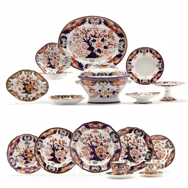royal-crown-derby-119-pieces-of-i-kings-i-porcelain-dinnerware
