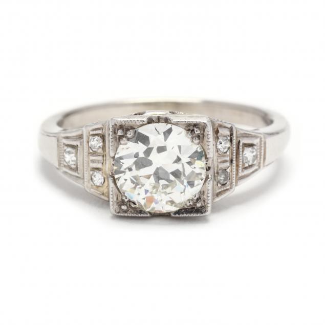 antique-white-gold-diamond-ring