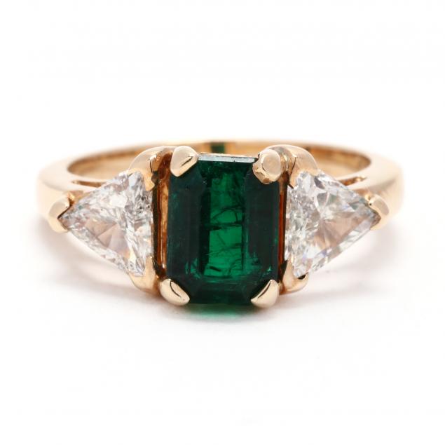 gold-emerald-and-diamond-ring