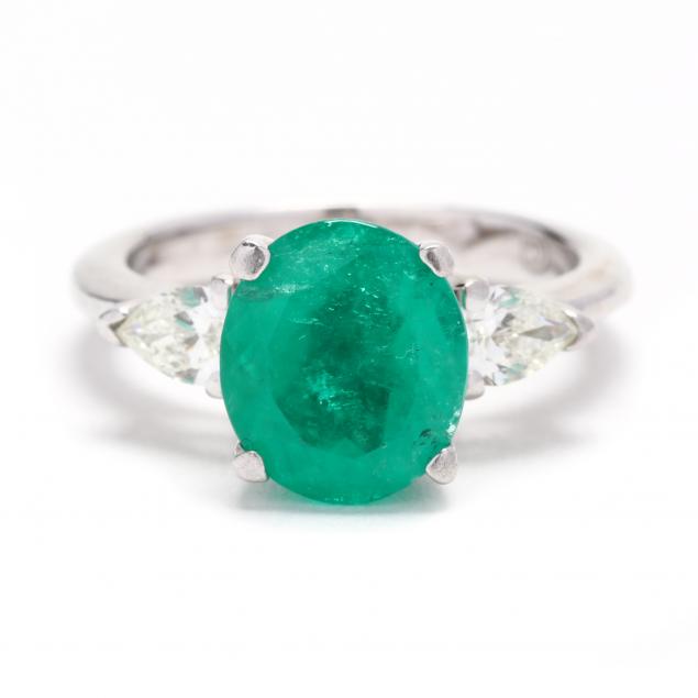 white-gold-emerald-and-diamond-ring