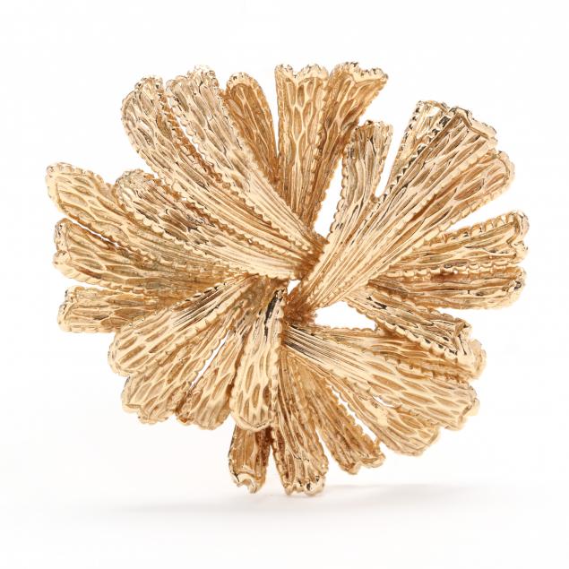 gold-floral-motif-brooch-henry-dankner