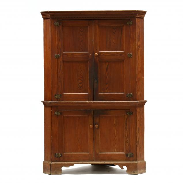 north-carolina-chippendale-yellow-pine-corner-cupboard