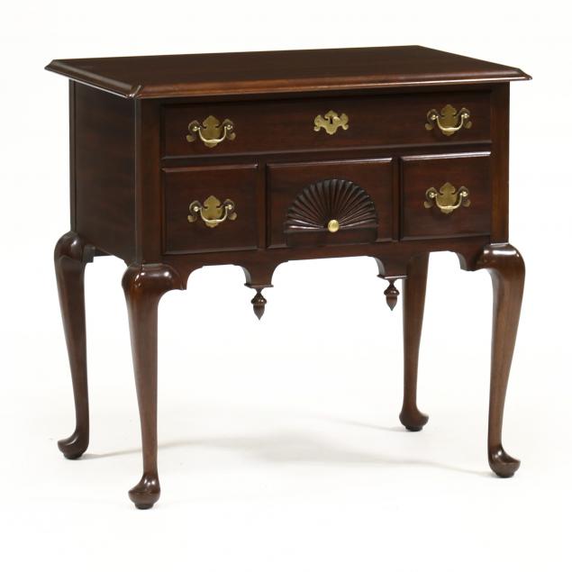 henkel-harris-queen-anne-style-mahogany-lowboy