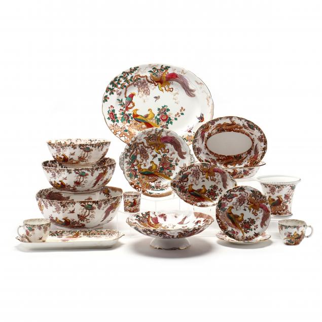 royal-crown-derby-143-pieces-olde-avesbury-china-dinnerware-service