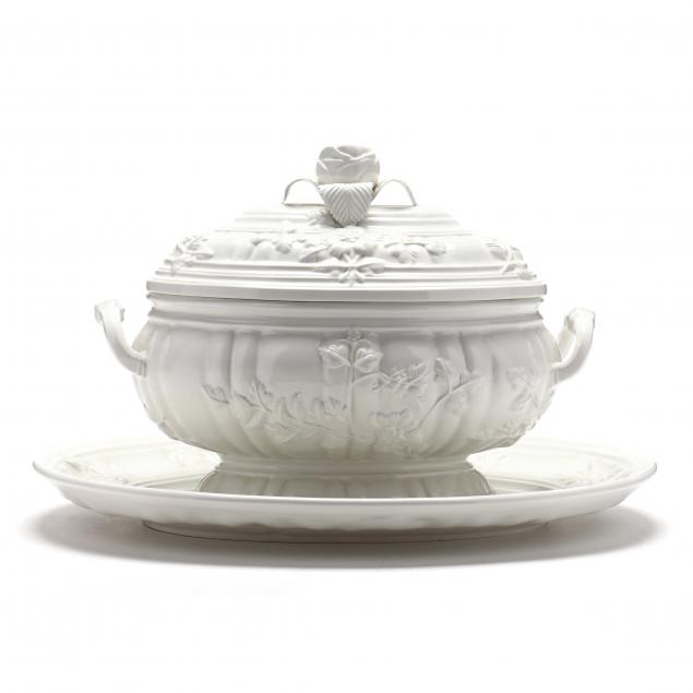 mottahedeh-covered-tureen-and-under-plate
