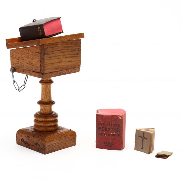 miniature-oak-lectern-and-chained-bible