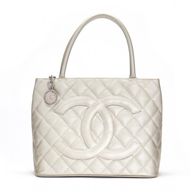 chanel-metallic-caviar-quilted-tote