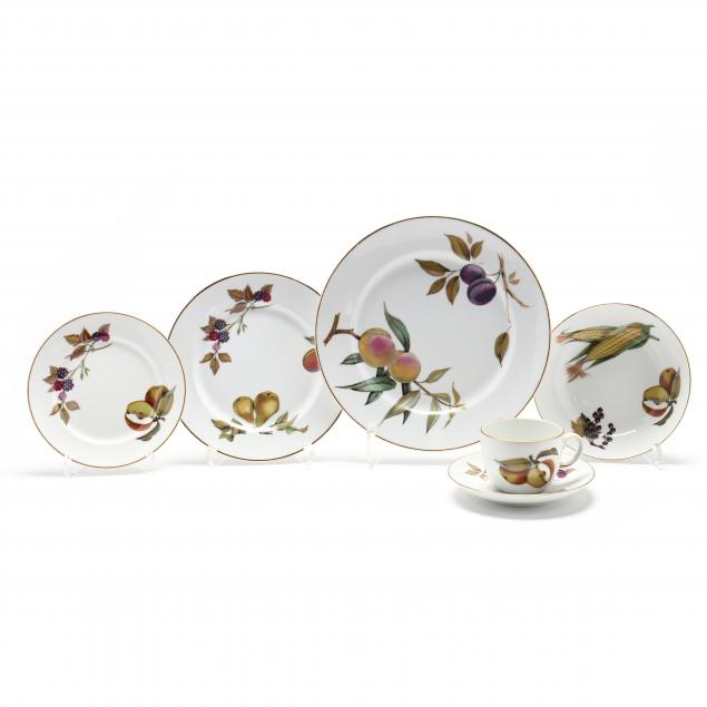 royal-worcester-i-evesham-gold-i-porcelain-dinnerware