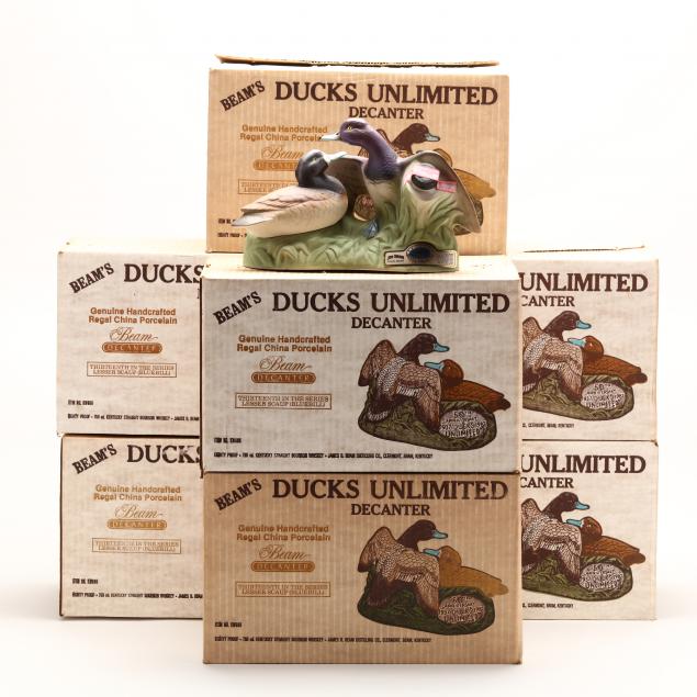 beam-bourbon-whiskey-in-50th-anniversary-ducks-unlimited-decanters