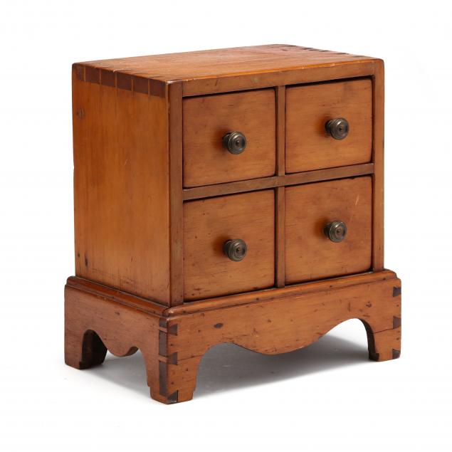 american-pine-table-top-spice-chest