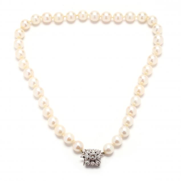 pearl-necklace-with-white-gold-and-diamond-clasp