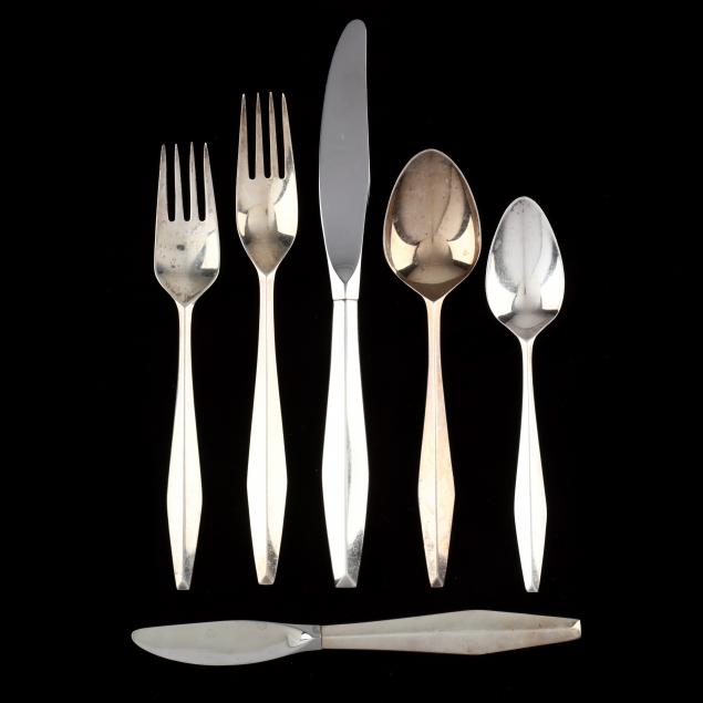 gio-ponti-for-reed-barton-i-diamond-i-sterling-silver-flatware-service