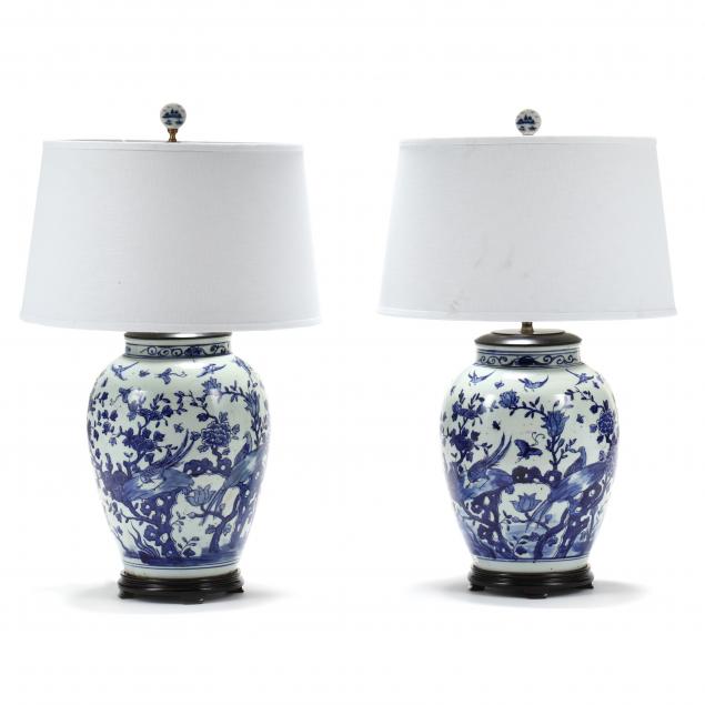 a-pair-of-large-chinese-porcelain-blue-and-white-table-lamps