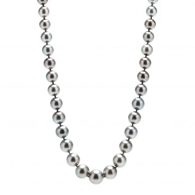 graduated-tahitian-pearl-necklace-with-white-gold-and-diamond-clasp