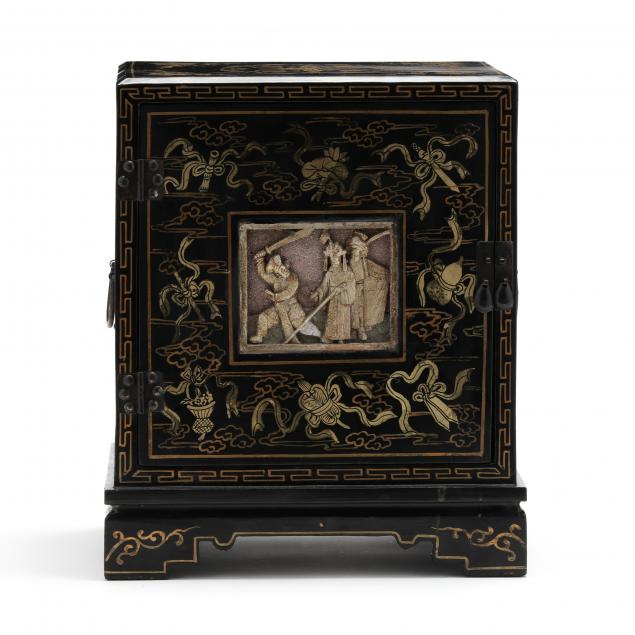 decorative-chinese-lacquered-table-top-cabinet