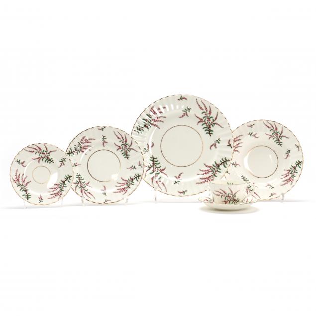 royal-worcester-i-dunrobin-i-porcelain-dinnerware-service