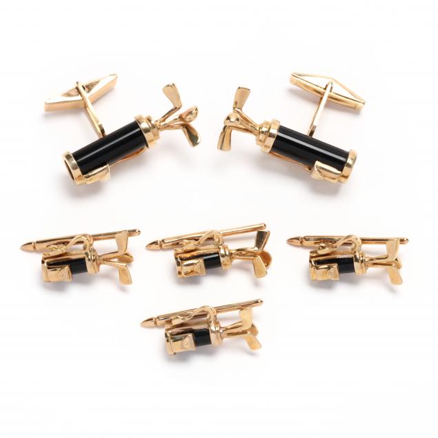 gold-and-onyx-gent-s-set-in-a-golfing-motif