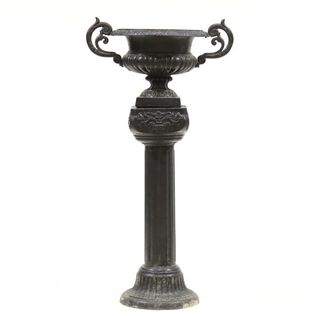 classical-style-garden-urn-on-pedestal