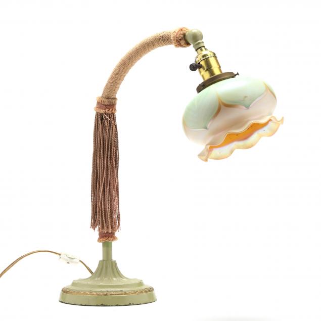 table-lamp-with-quezal-art-glass-shade