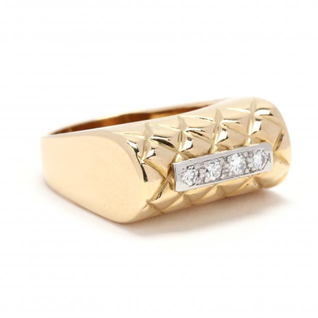 gold-and-diamond-saddle-ring