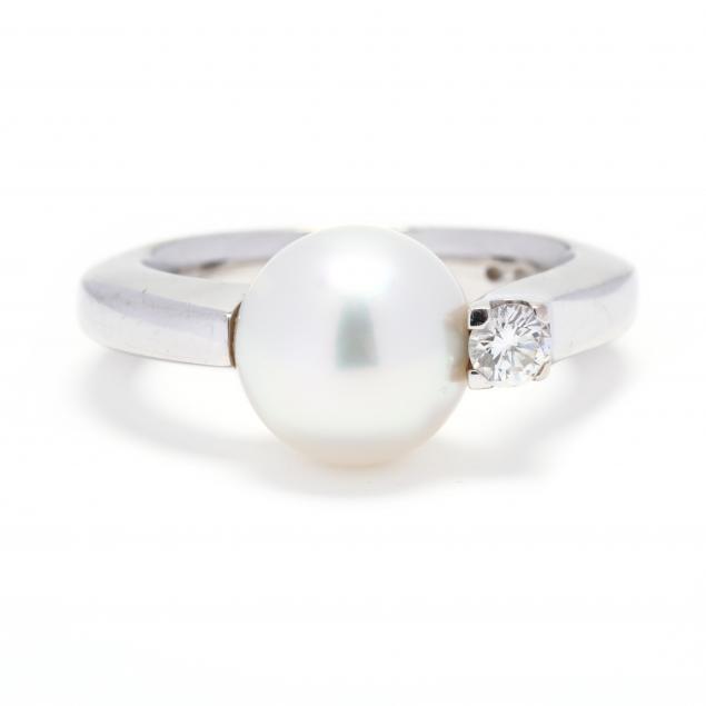 white-gold-pearl-and-diamond-ring