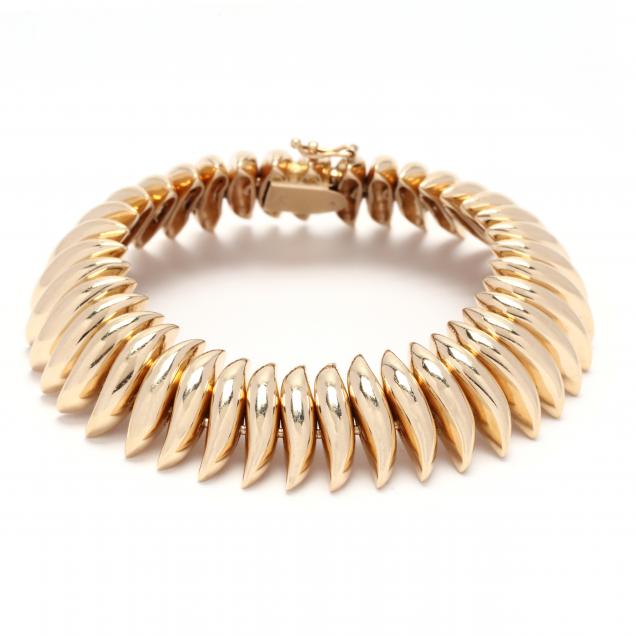 gold-bracelet