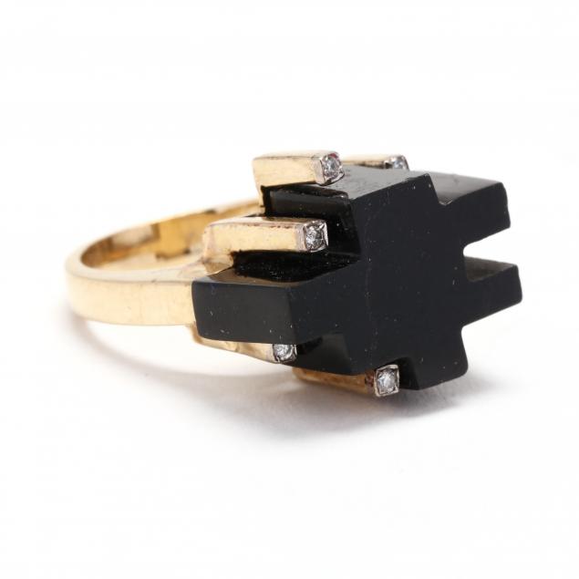 brutalist-design-gold-black-onyx-and-diamond-ring