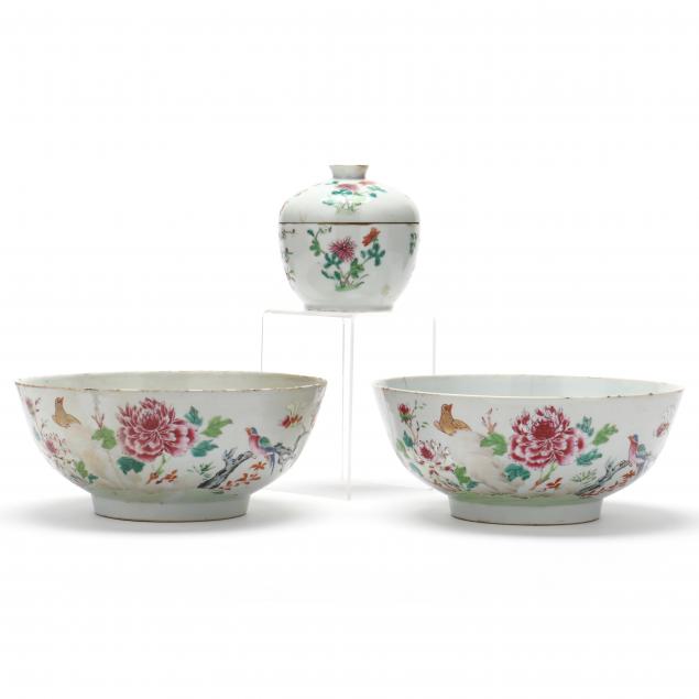 a-pair-of-antique-chinese-porcelain-bowls-and-lidded-dish