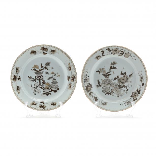 a-pair-of-chinese-export-porcelain-grisaille-dishes