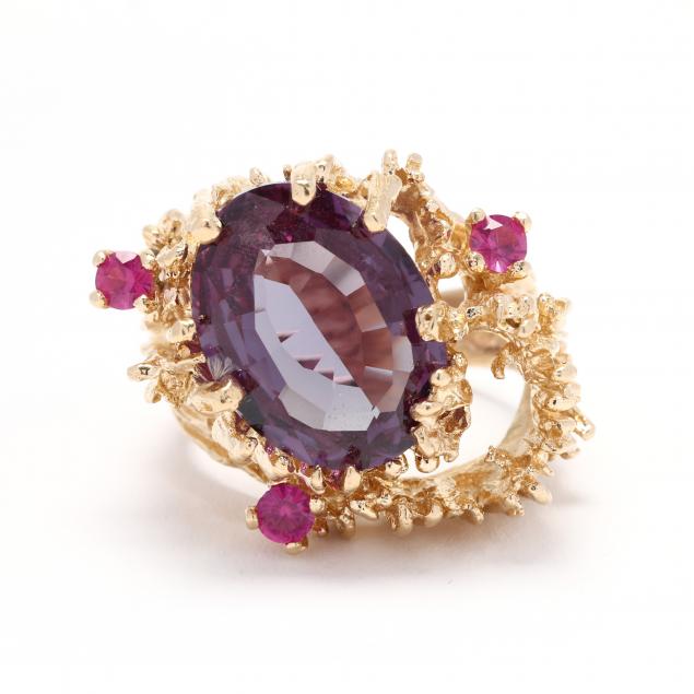 gold-and-synthetic-gemstone-ring