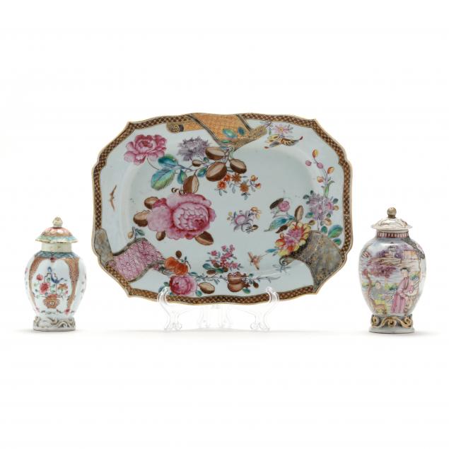chinese-export-porcelain-platter-and-two-tea-jars-with-covers