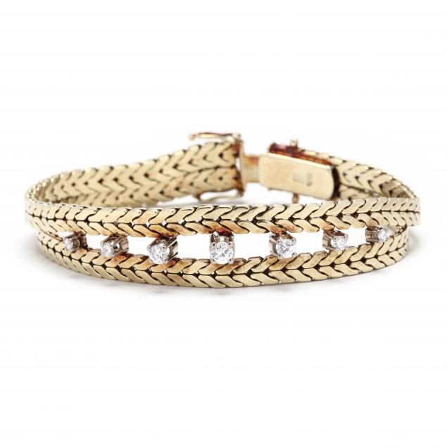 gold-and-diamond-bracelet