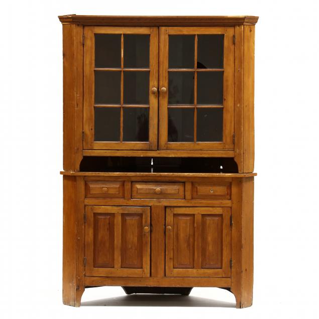 mid-atlantic-late-chippendale-pine-corner-cupboard