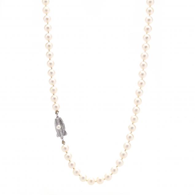 single-strand-pearl-necklace-mikimoto