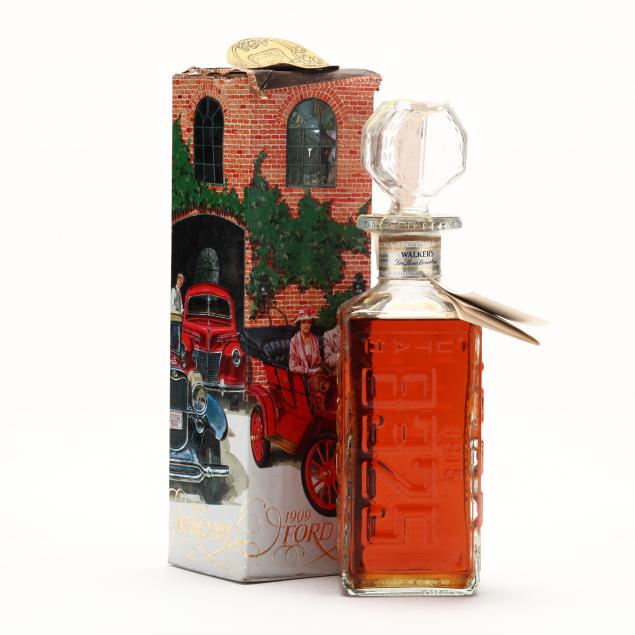 walker-s-deluxe-straight-bourbon-whiskey-in-glass-decanter