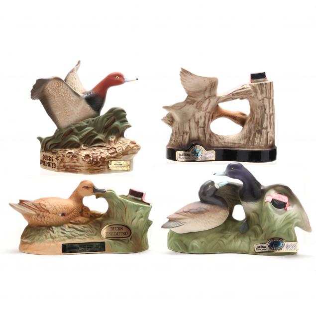 beam-bourbon-whiskey-in-ducks-unlimited-decanters
