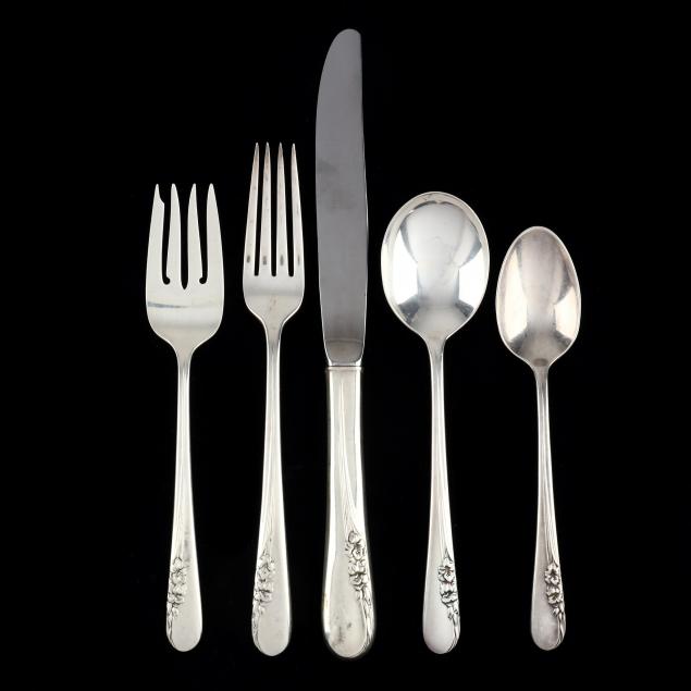 international-i-blossom-time-i-sterling-silver-flatware-service-for-13