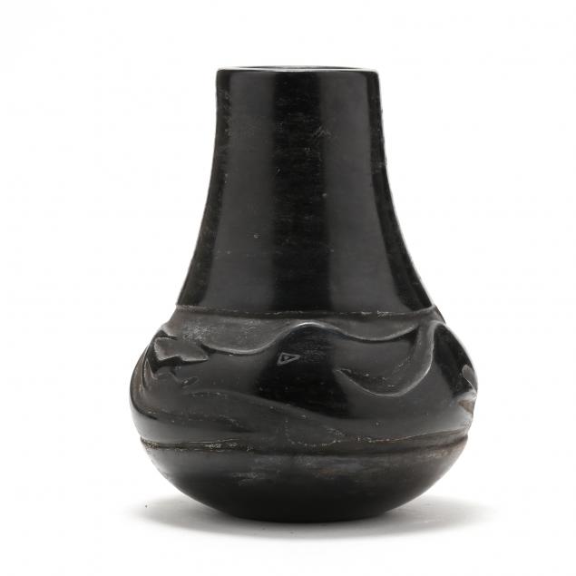 faustina-gutierrez-santa-clara-blackware-pottery-vase